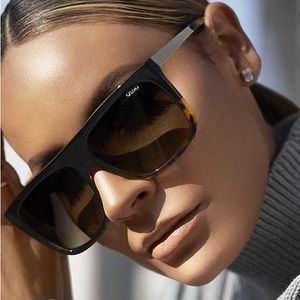 NWT QUAY x Desi Perkins OTL II Sunglasses